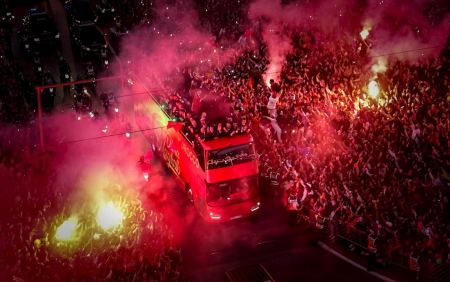 شاهد : استقبال حافل لأسود الأطلس في المغرب
